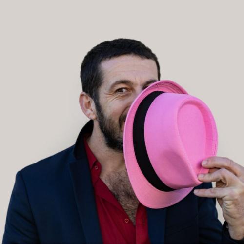- Pierre Divertito : quand les accidents de la vie deviennent matière à rire