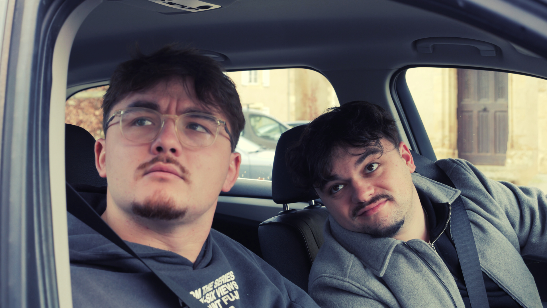 Mulet, bouc et sweat large : portrait robot d'un jeune sur deux en 2026