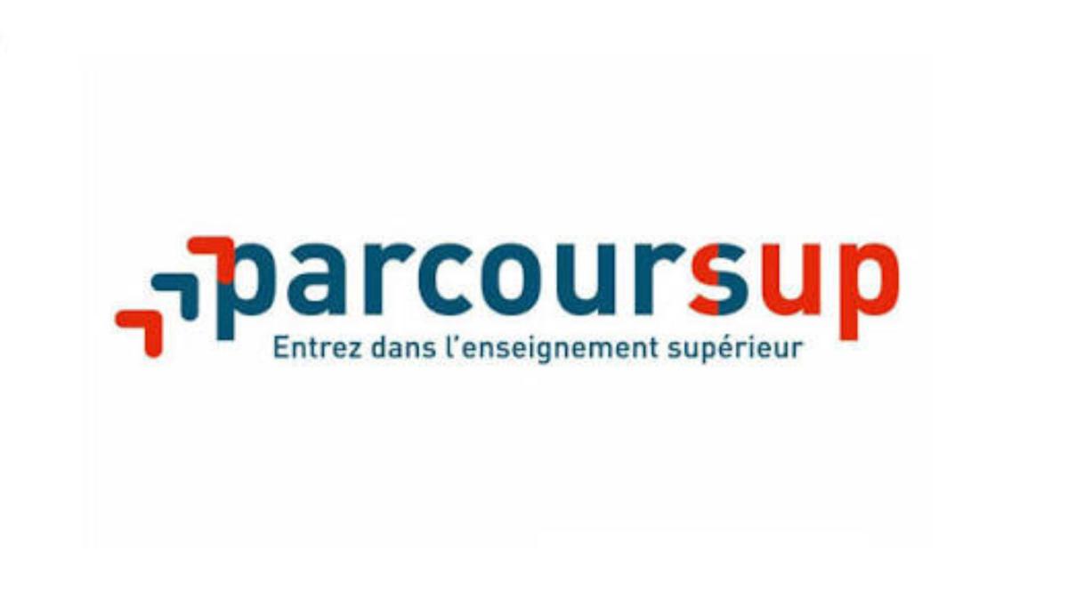 Fin de parcoursup, classes moins chargées, plus de professeurs : ce que le gouvernement prépare face à la colère des lycéens