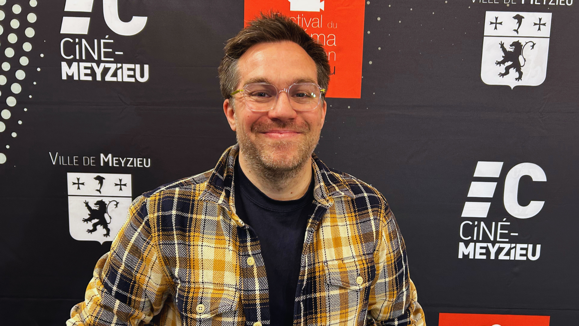 « L’Arnaqueuse » : Wilfried Méance revisite « Le Viager » avec Josiane Balasko et une troupe généreuse.