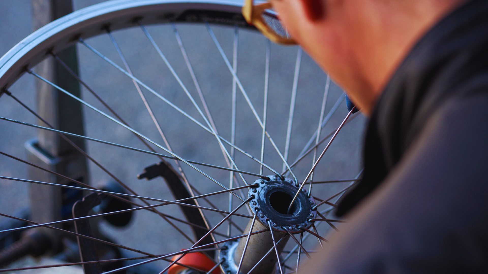 À Nevers, le Repair Café redonne une seconde vie aux objets et un souffle à la convivialité.