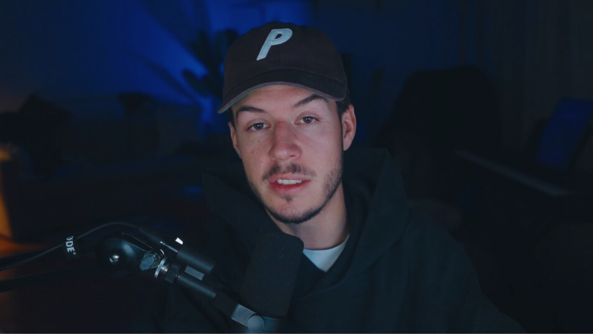 Le côté sombre de la variété française questionnées par le youtubeur SEB