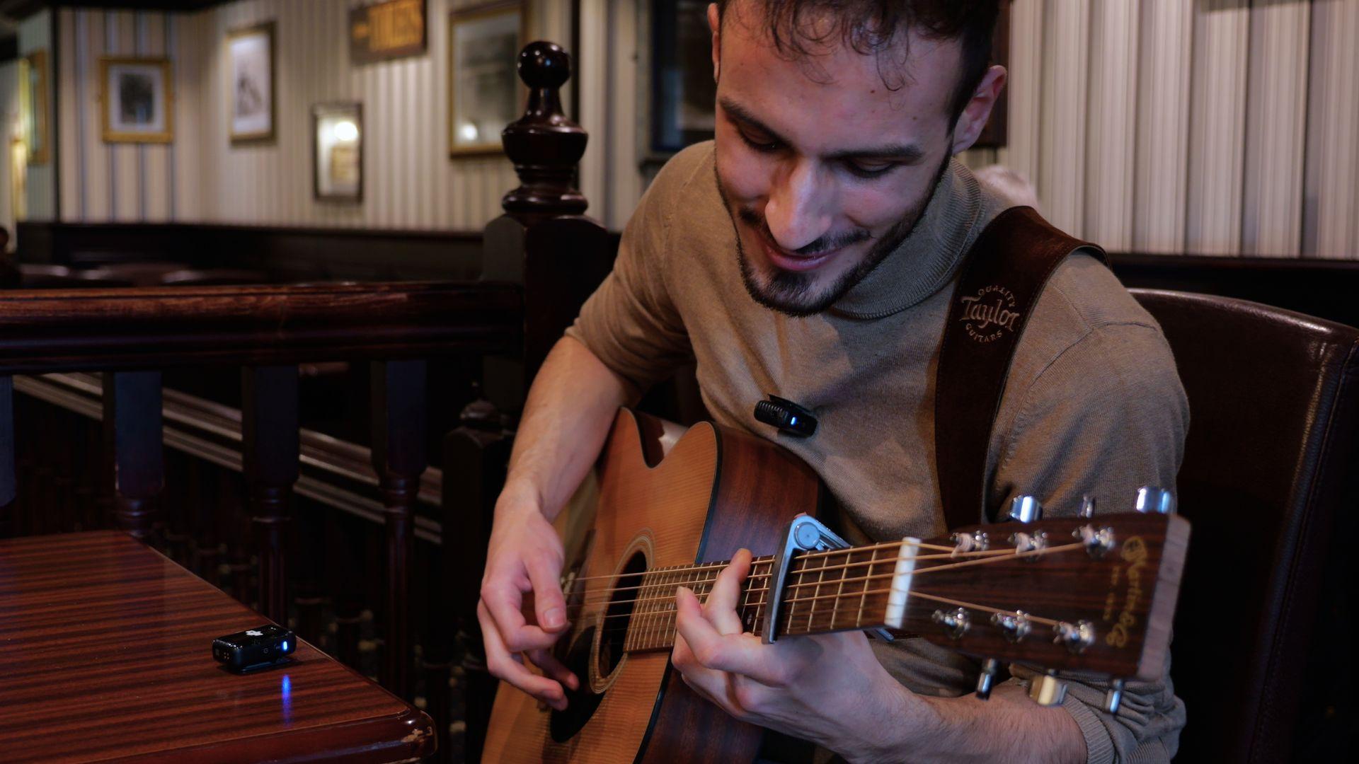 Léo Vita : d'une chambre d’hôpital à l’Olympia, l’ascension d’un chanteur rêveur