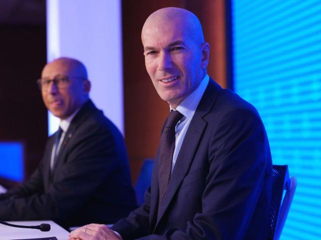 Zinédine Zidane devient-il le chauve le plus célèbre de France ?
