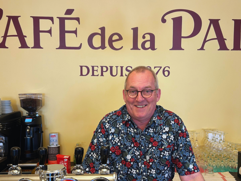 Réouverture du Café de la Paix, lieu emblématique du Morvan qui renaît grâce à un passionné.