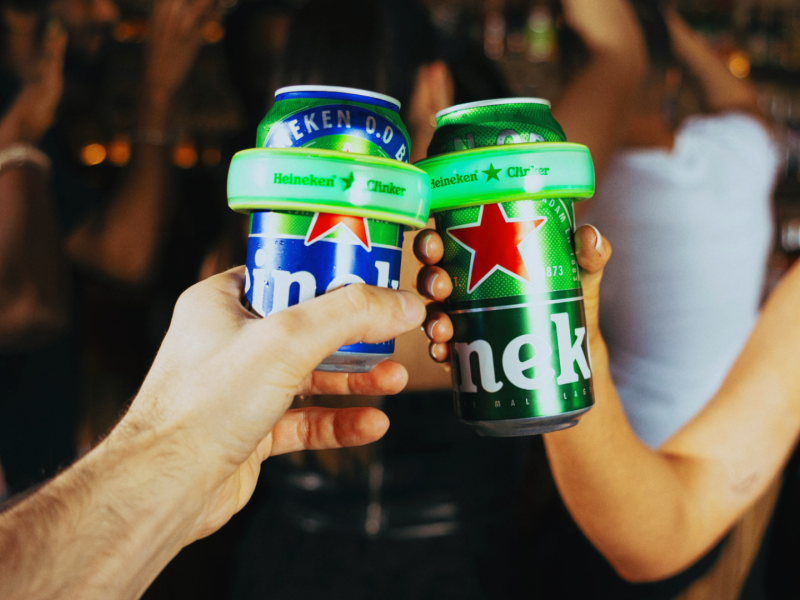 Heineken transforme le "tchin" de festival en algorithme de rencontre musicale.