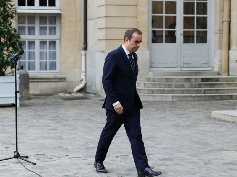 Le Premier Ministre Sébastien Lecornu remet sa démission au Président